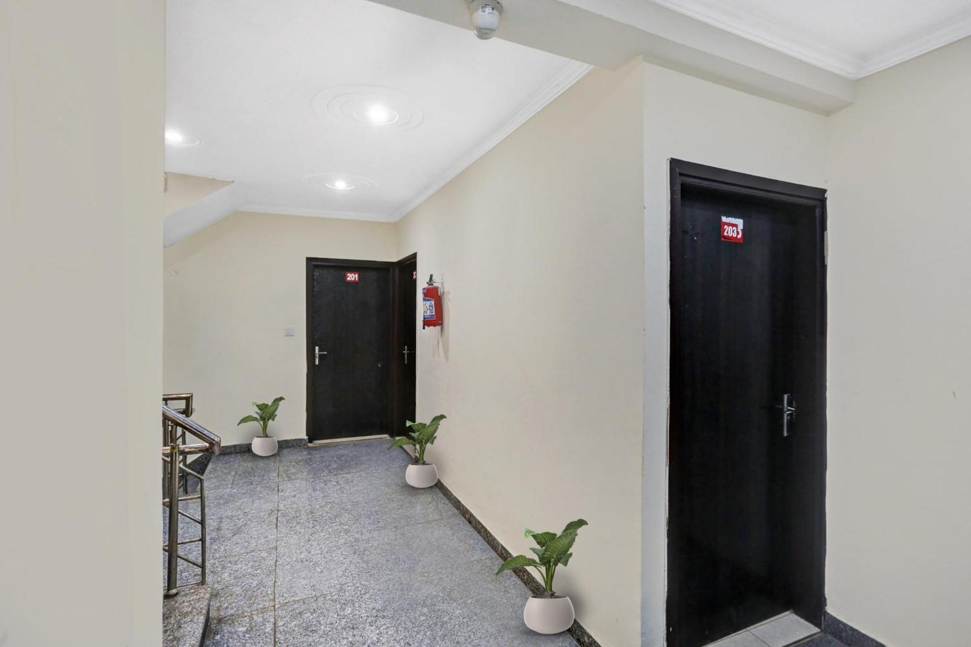 Hotel O Hotel Blue Orchid Νέο Δελχί Εξωτερικό φωτογραφία